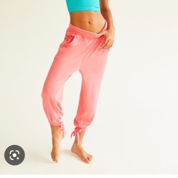 Free People Movement NWT “Circle Back” Jogger in Lipstick Coral size small - Picture 4 of 6